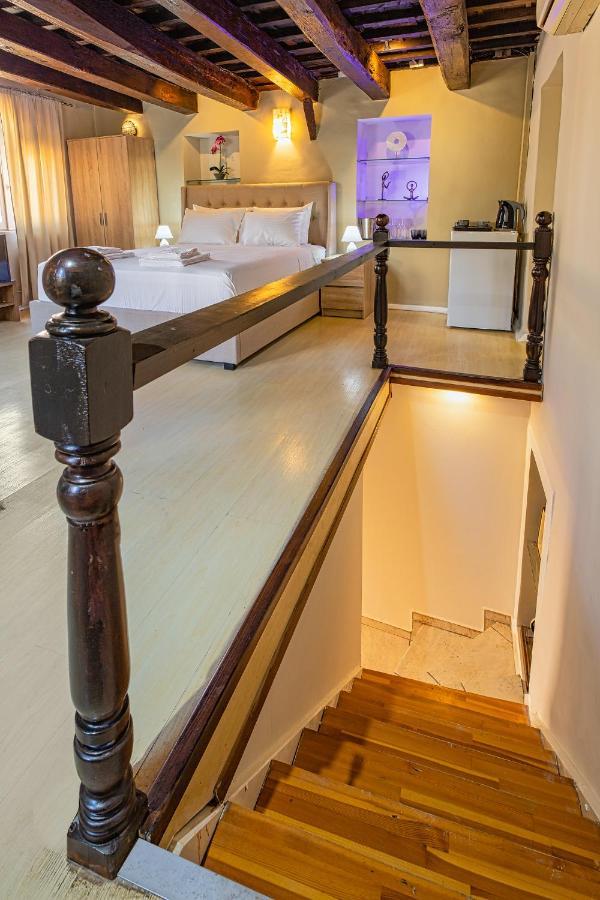 Ydragogeio Rooms Old Town La Canea Esterno foto