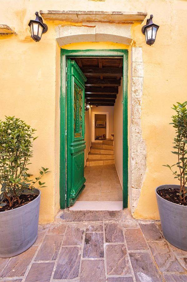 Ydragogeio Rooms Old Town La Canea Esterno foto
