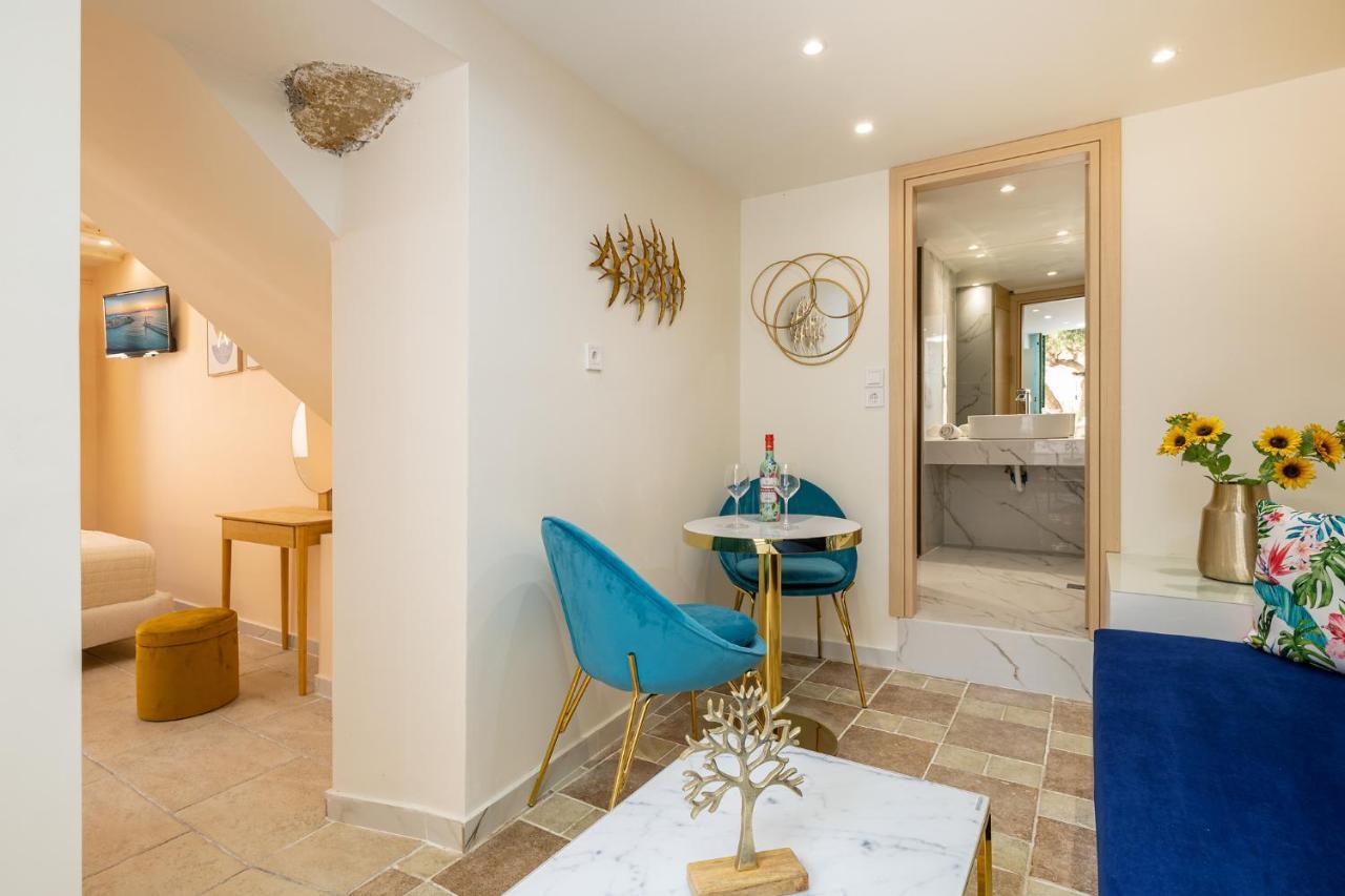Ydragogeio Rooms Old Town La Canea Esterno foto